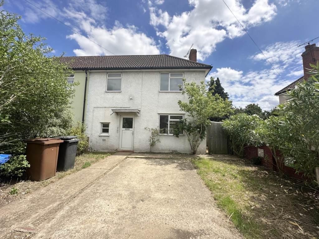 2 bedroom Semi-detached house Let