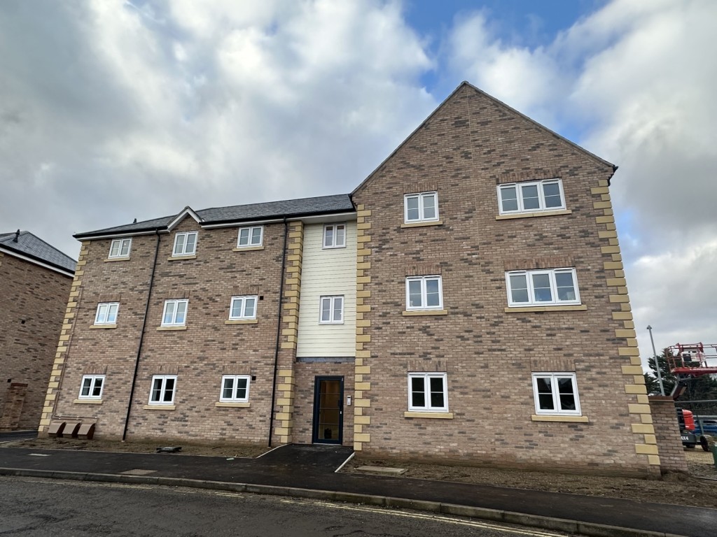 2 bedroom Apartment Let