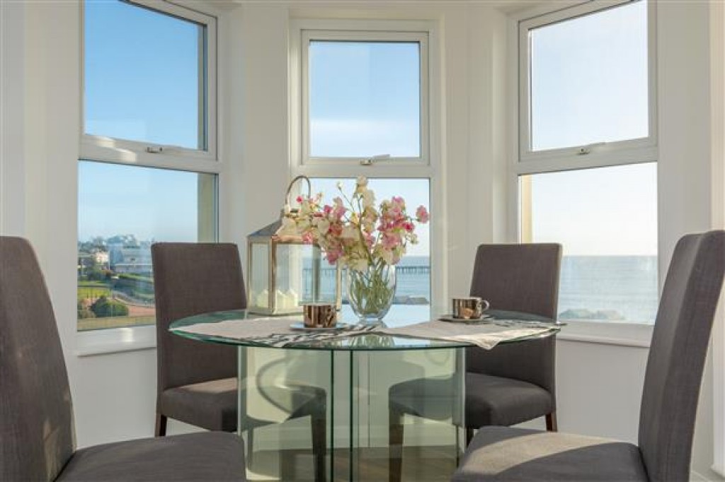 2 bedroom Apartment Let