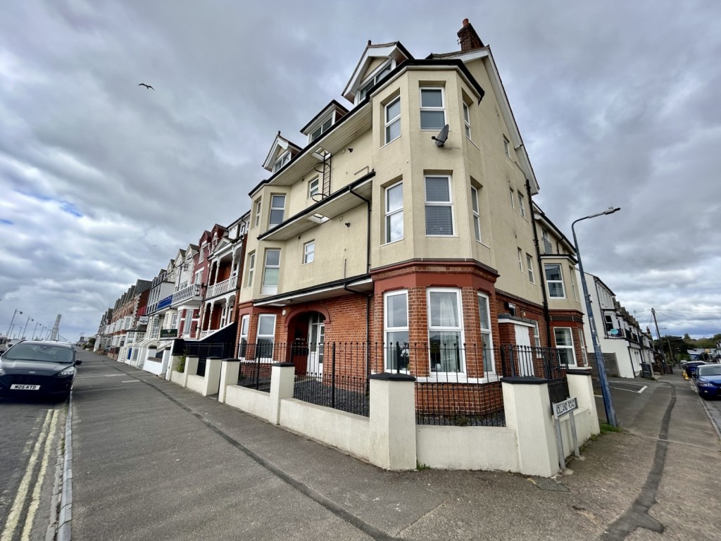 2 bedroom Apartment Let
