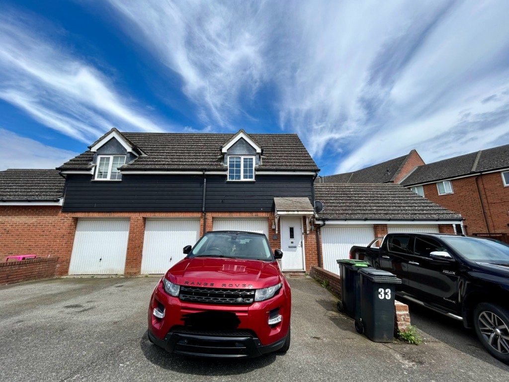 2 bedroom Coach House Let