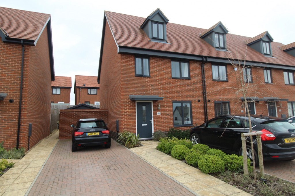 3 bedroom End of terrace house Let