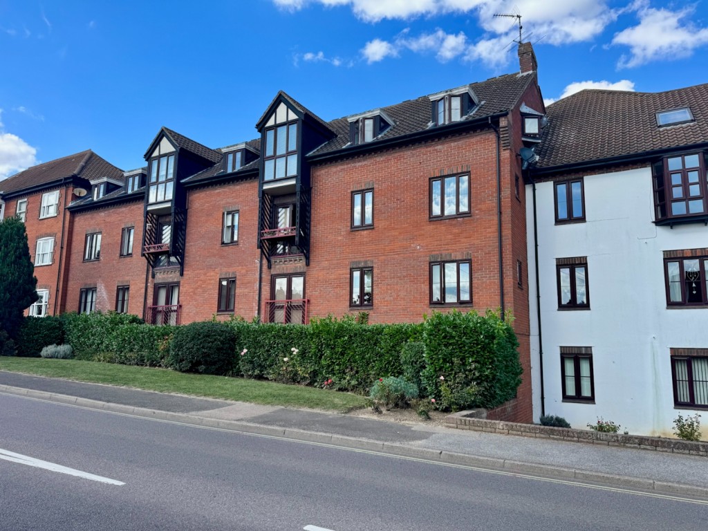 1 bedroom Apartment Let
