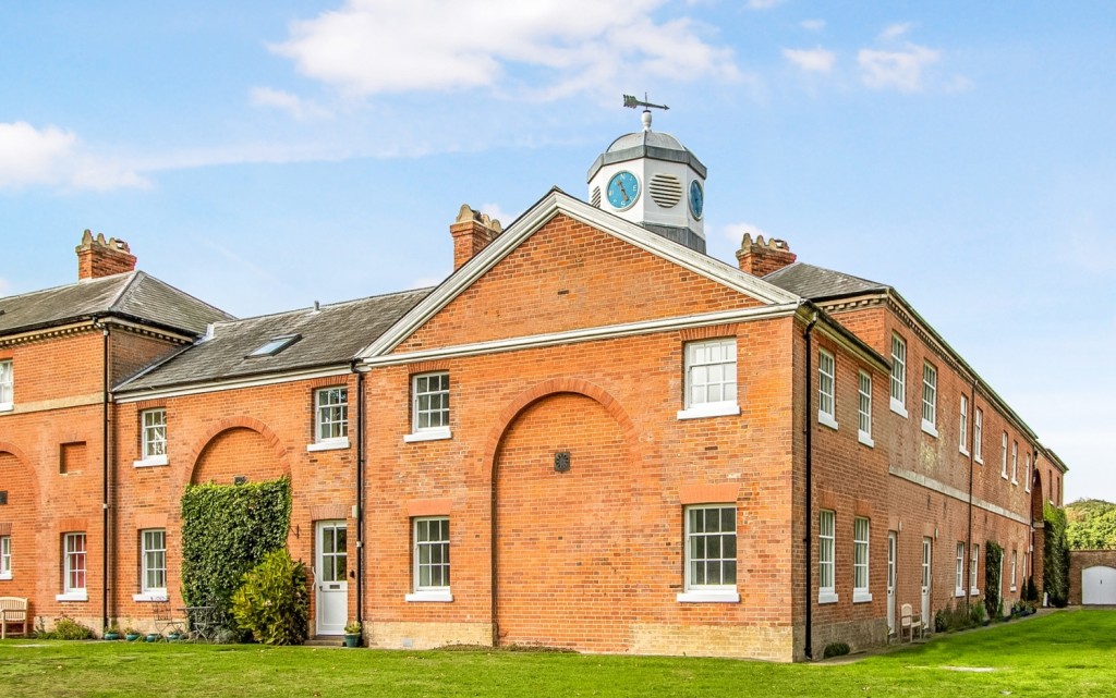 4 bedroom Terraced House Let