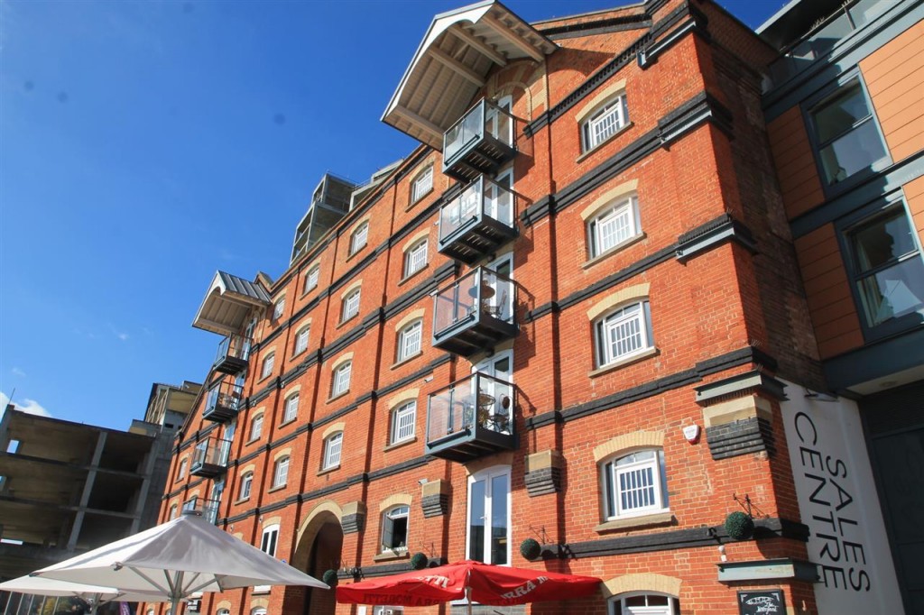 1 bedroom Apartment Let