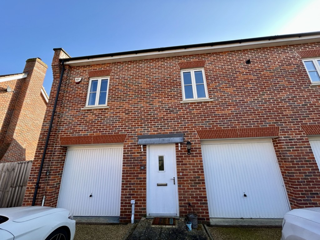 2 bedroom Coach House Let