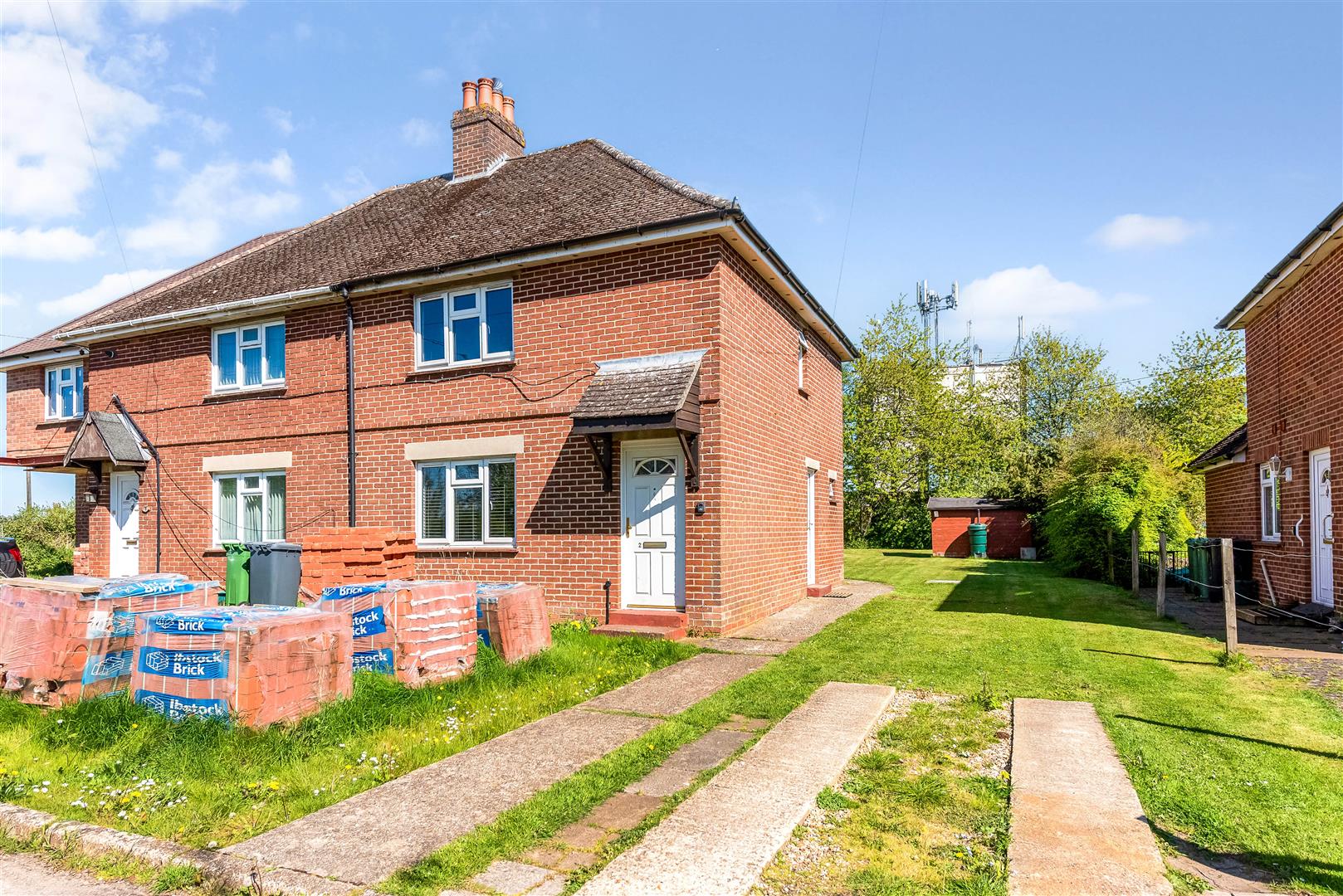 3 bedroom Semi-detached house For Sale