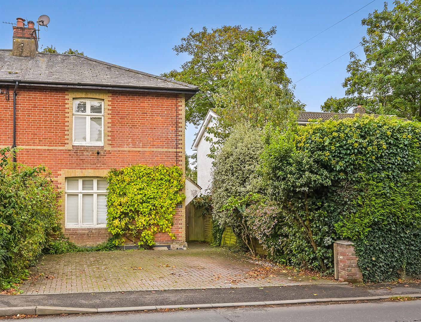 2 bedroom Semi-detached house For Sale