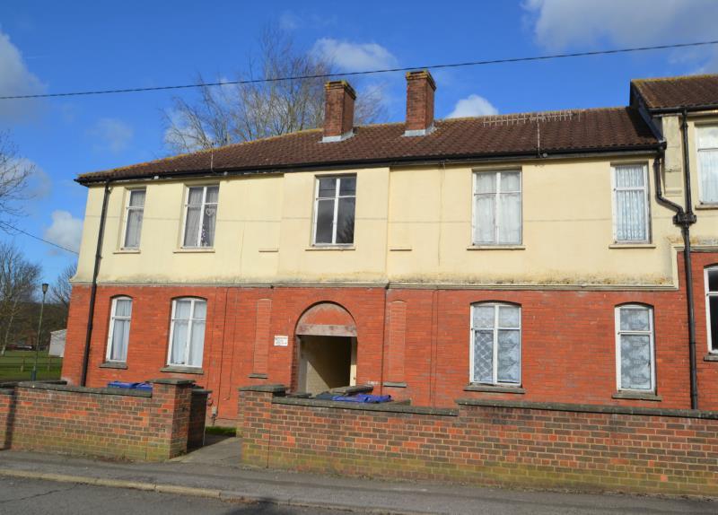 2 bedroom Flat To Let