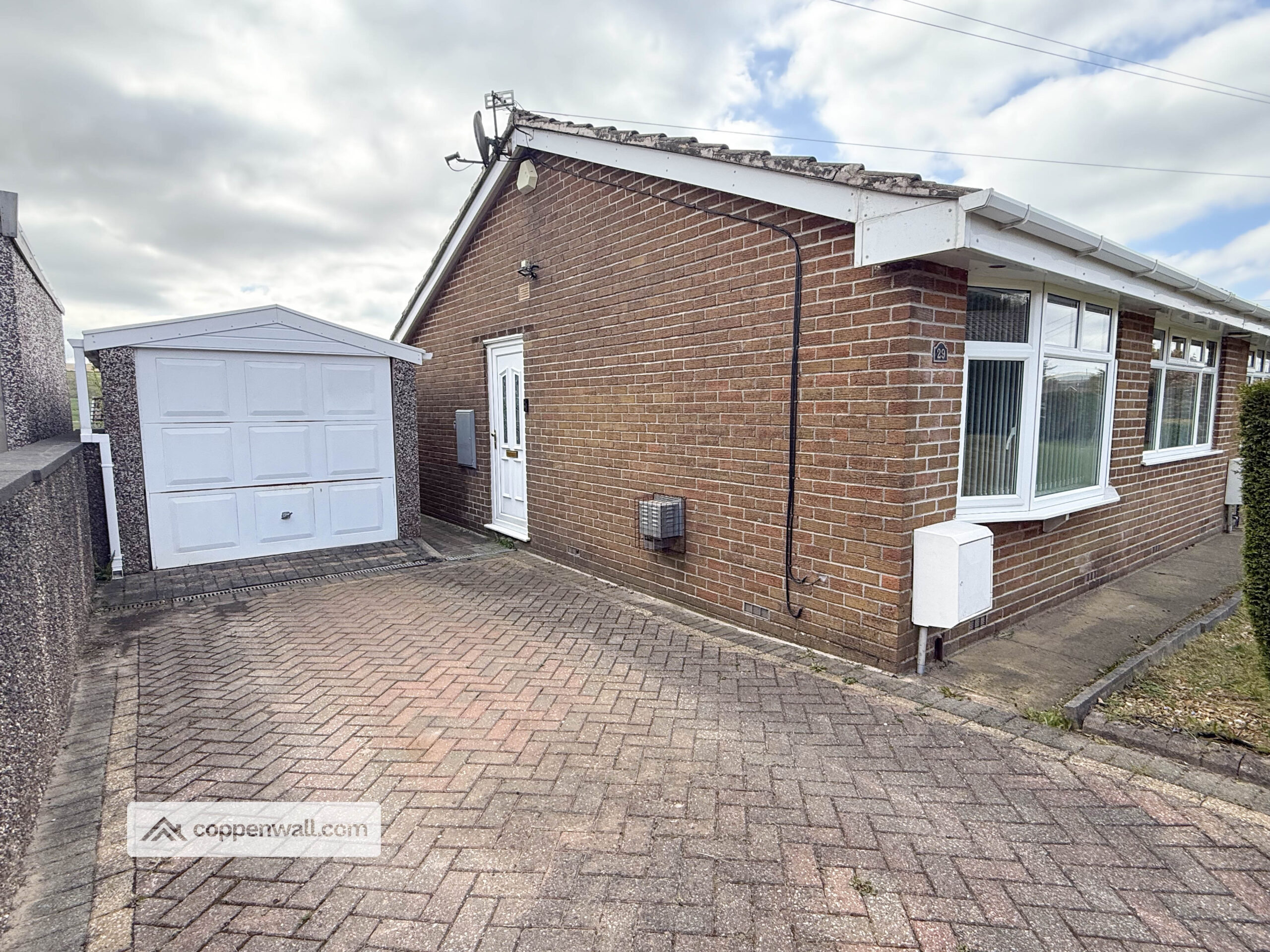 2 bedroom Semi-detached bungalow For Sale