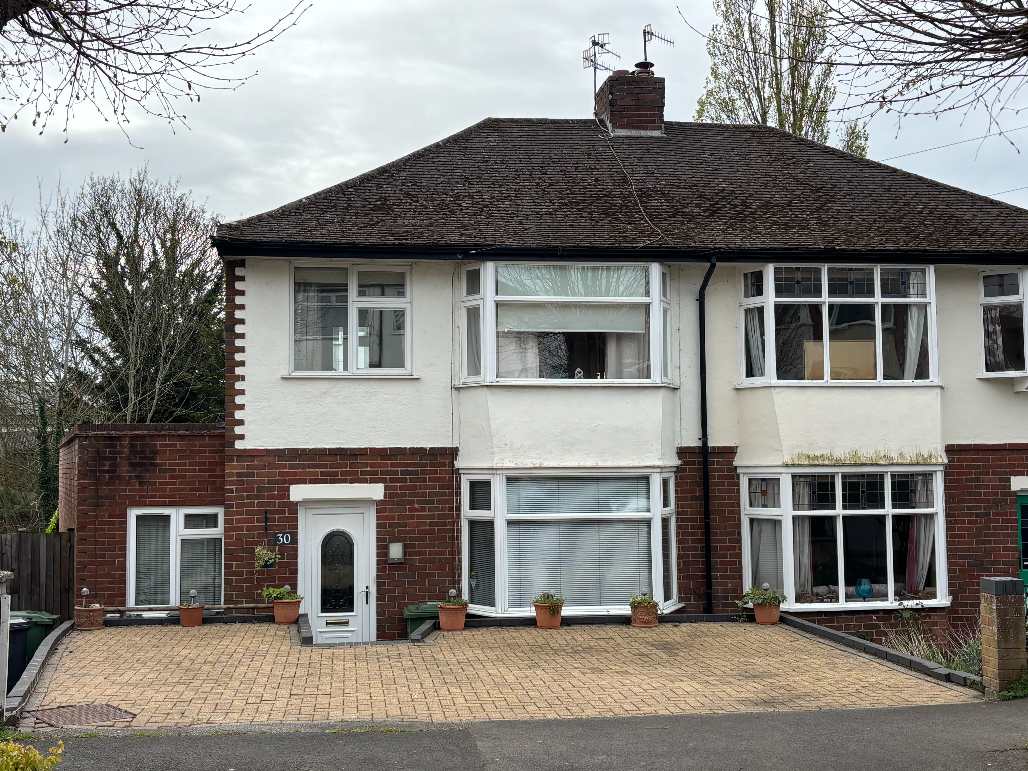 4 bedroom Semi-detached house To Let