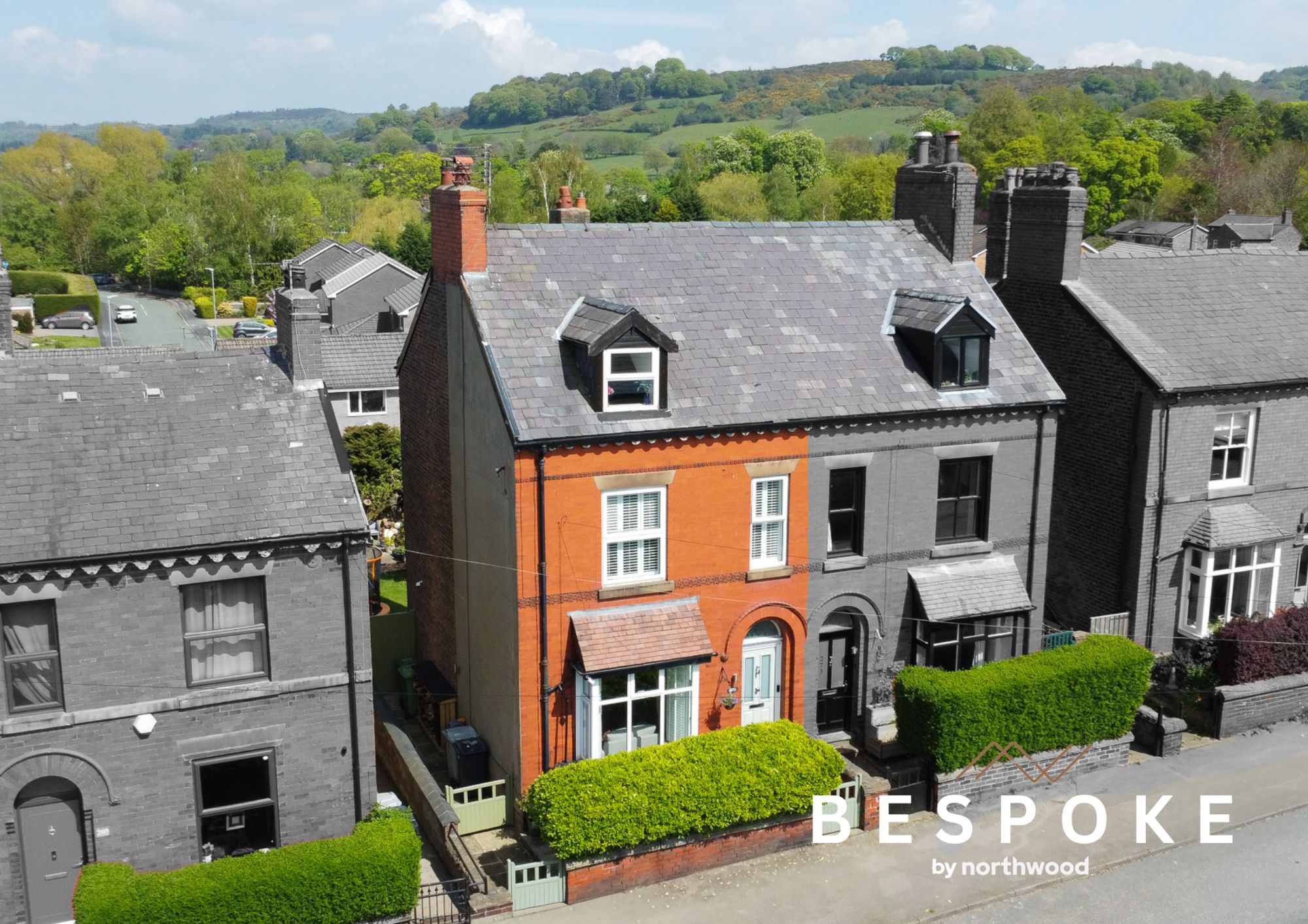4 bedroom Semi-detached house Under Offer