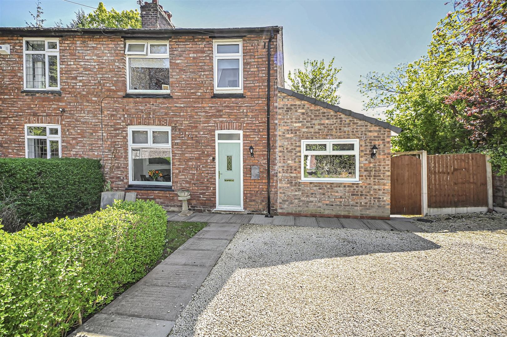 4 bedroom Semi-detached house For Sale
