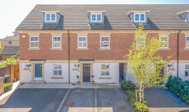 4 bedroom Terraced House Under Offer