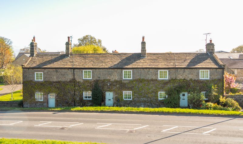3 bedroom Cottage For Sale