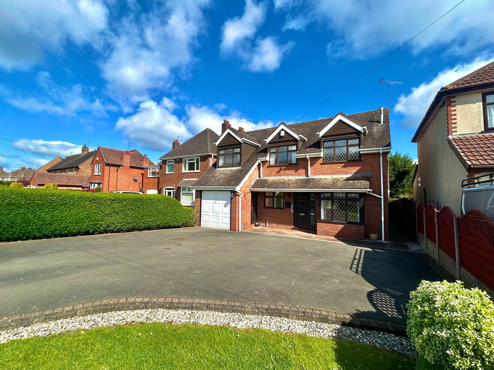 4 bedroom Detached house Under Offer