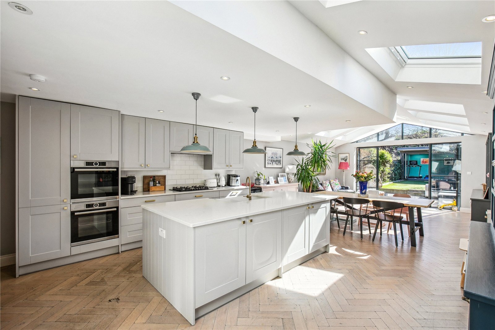 4 bedroom Flat Sold