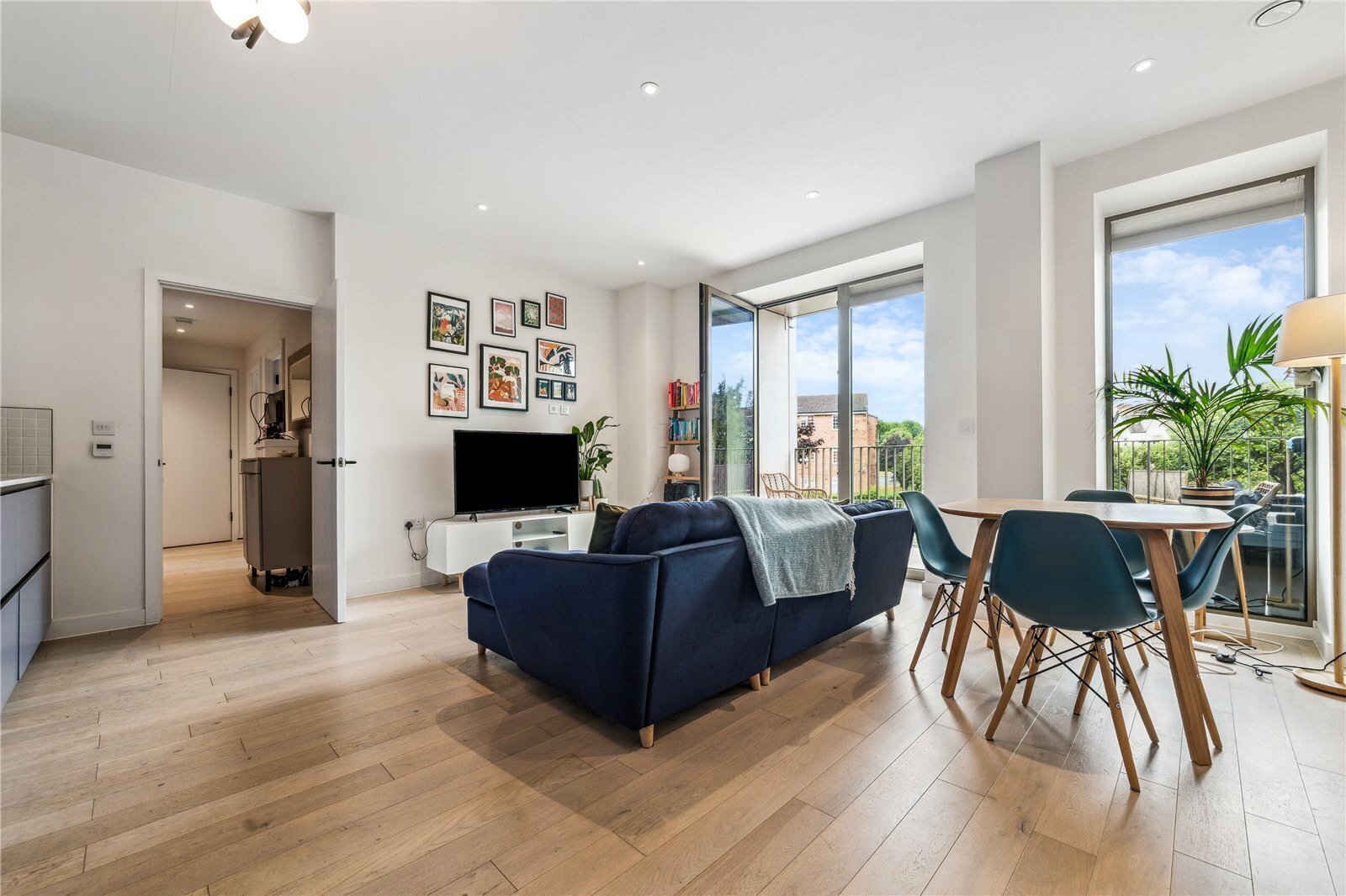 2 bedroom Flat Under Offer