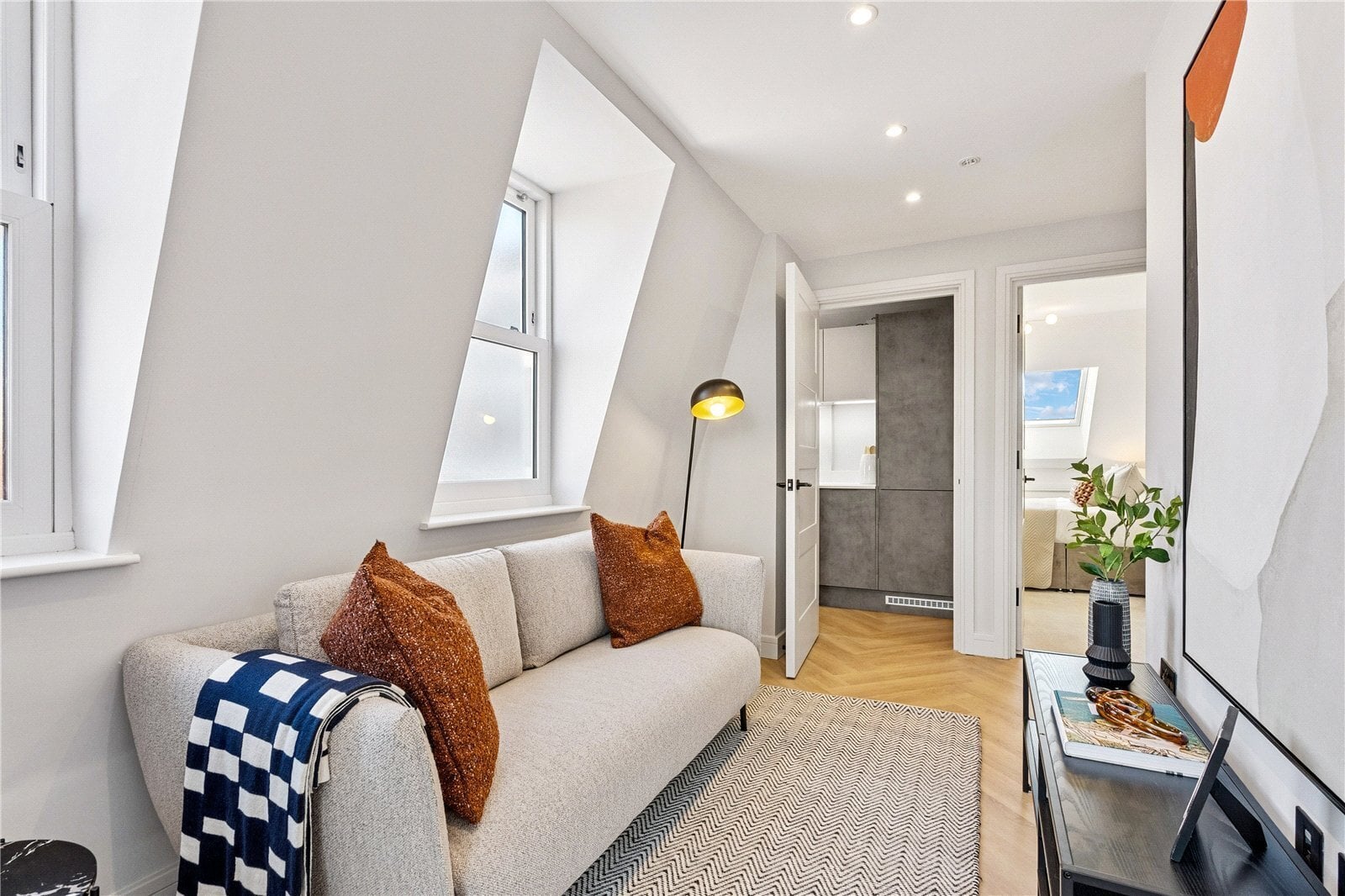 1 bedroom Flat For Sale