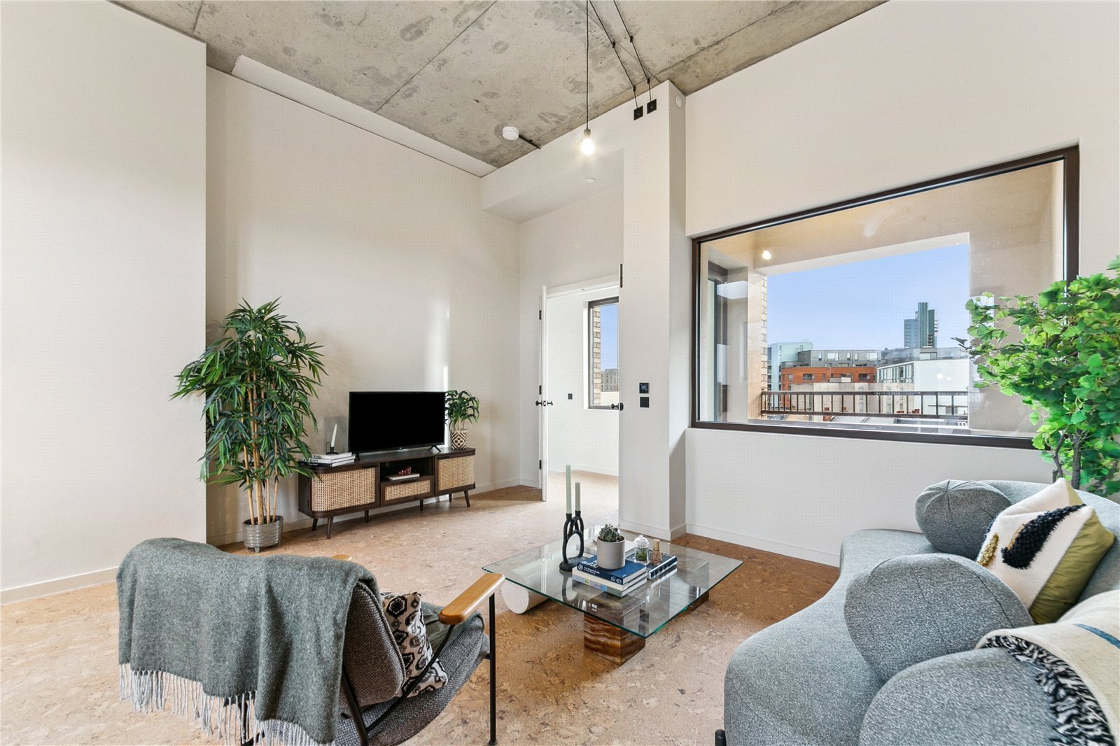 3 bedroom Flat Under Offer