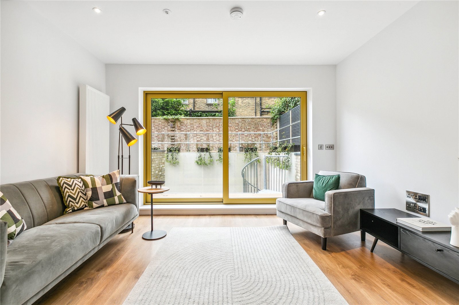 2 bedroom Flat Under Offer
