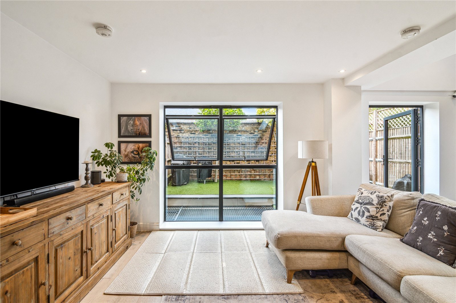 2 bedroom Flat Sold