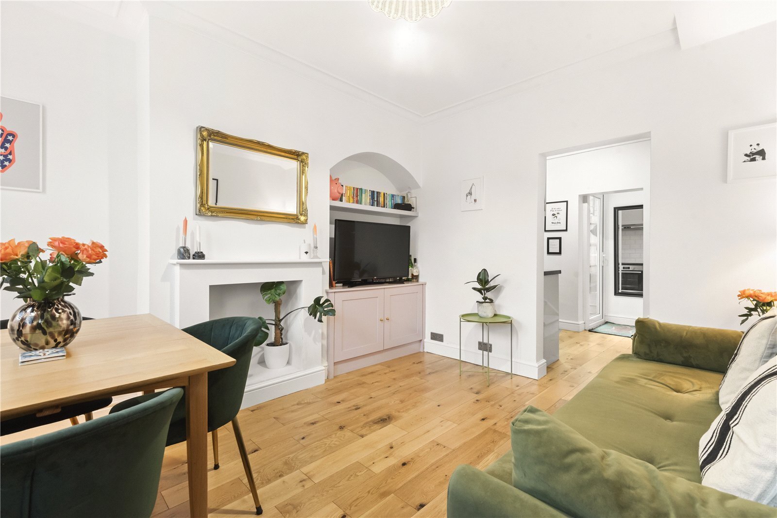 2 bedroom Flat Under Offer