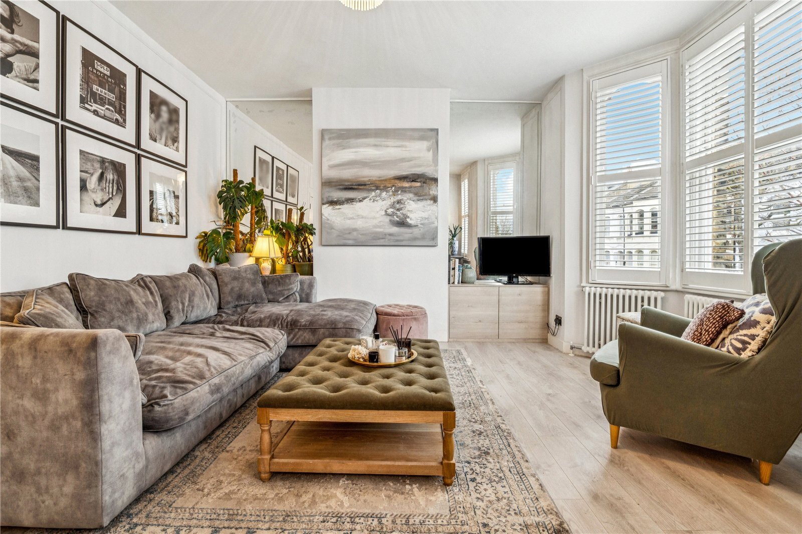 2 bedroom Flat For Sale