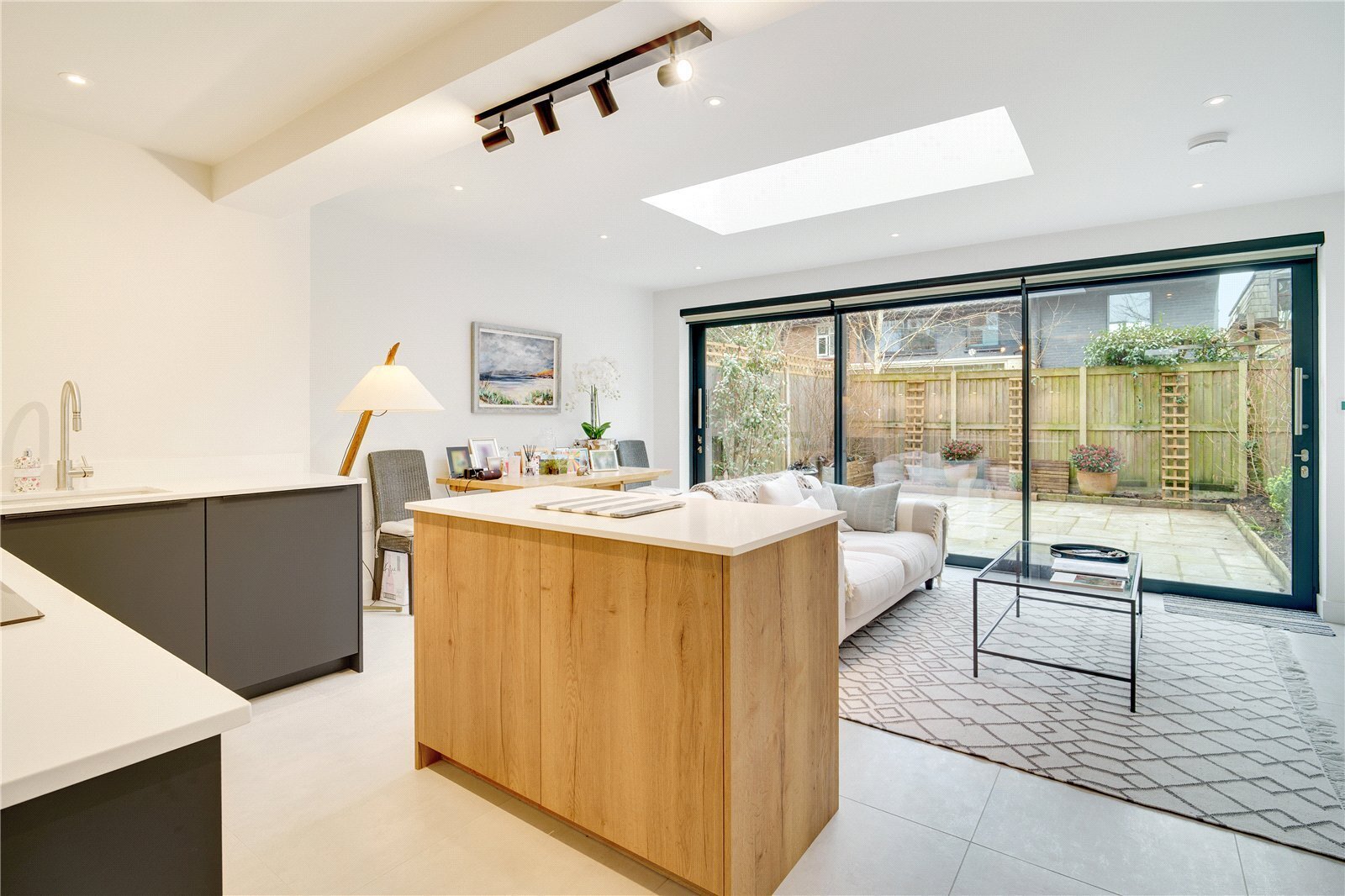 2 bedroom Flat Under Offer