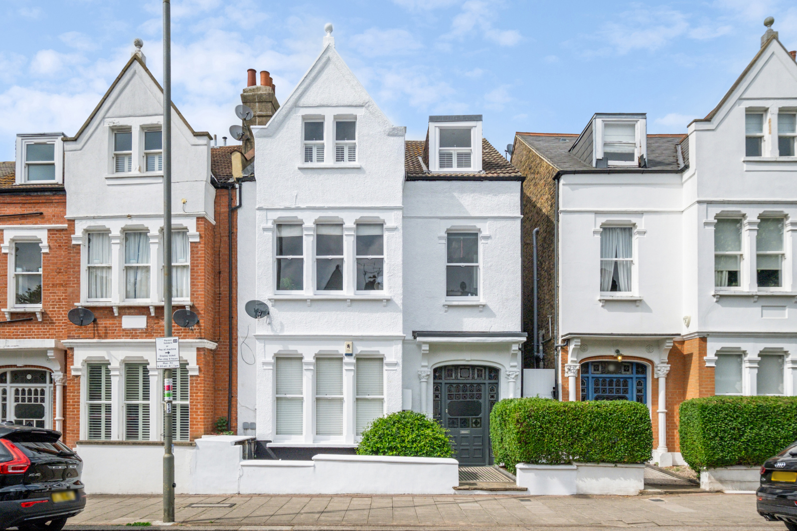 2 bedroom Flat For Sale