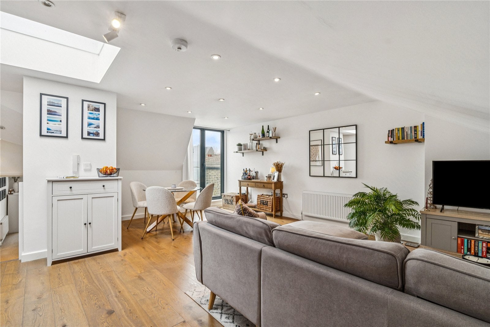 1 bedroom Flat For Sale