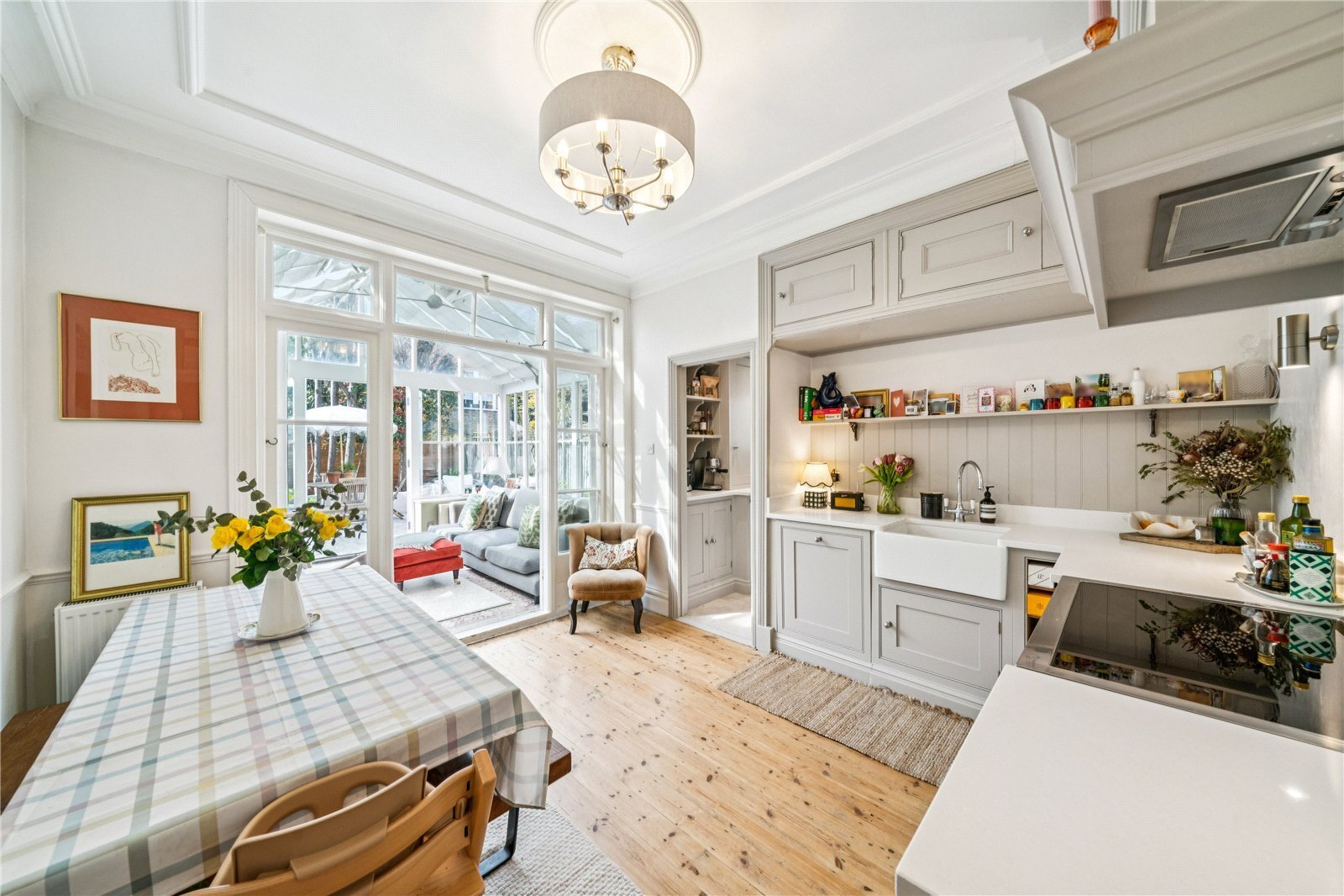 3 bedroom Flat For Sale