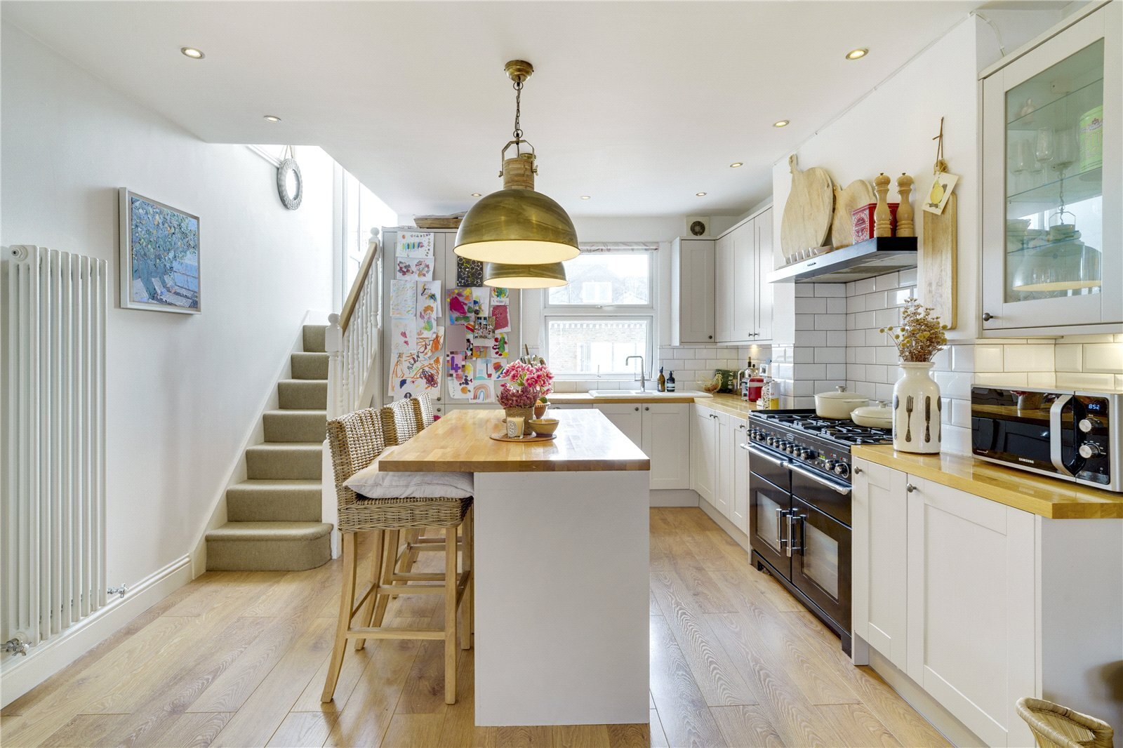 3 bedroom Flat For Sale