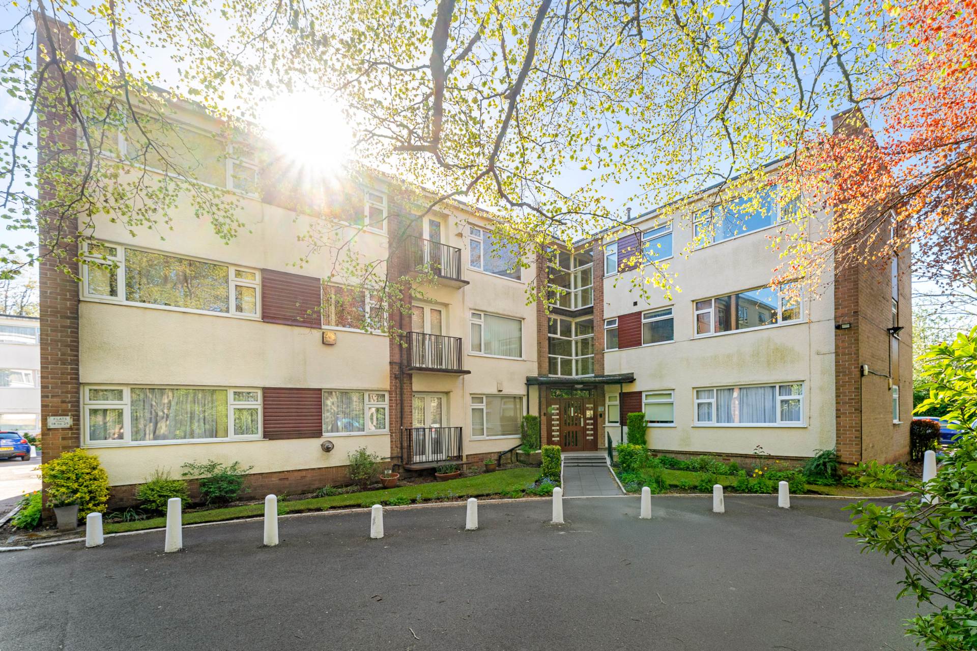 2 bedroom Apartment For Sale