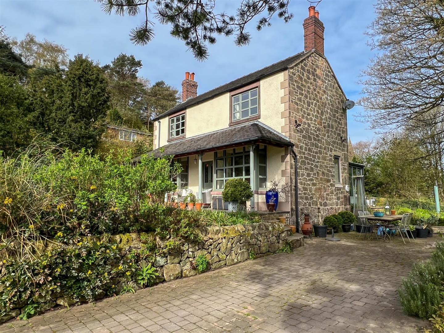 3 bedroom Cottage Under Offer