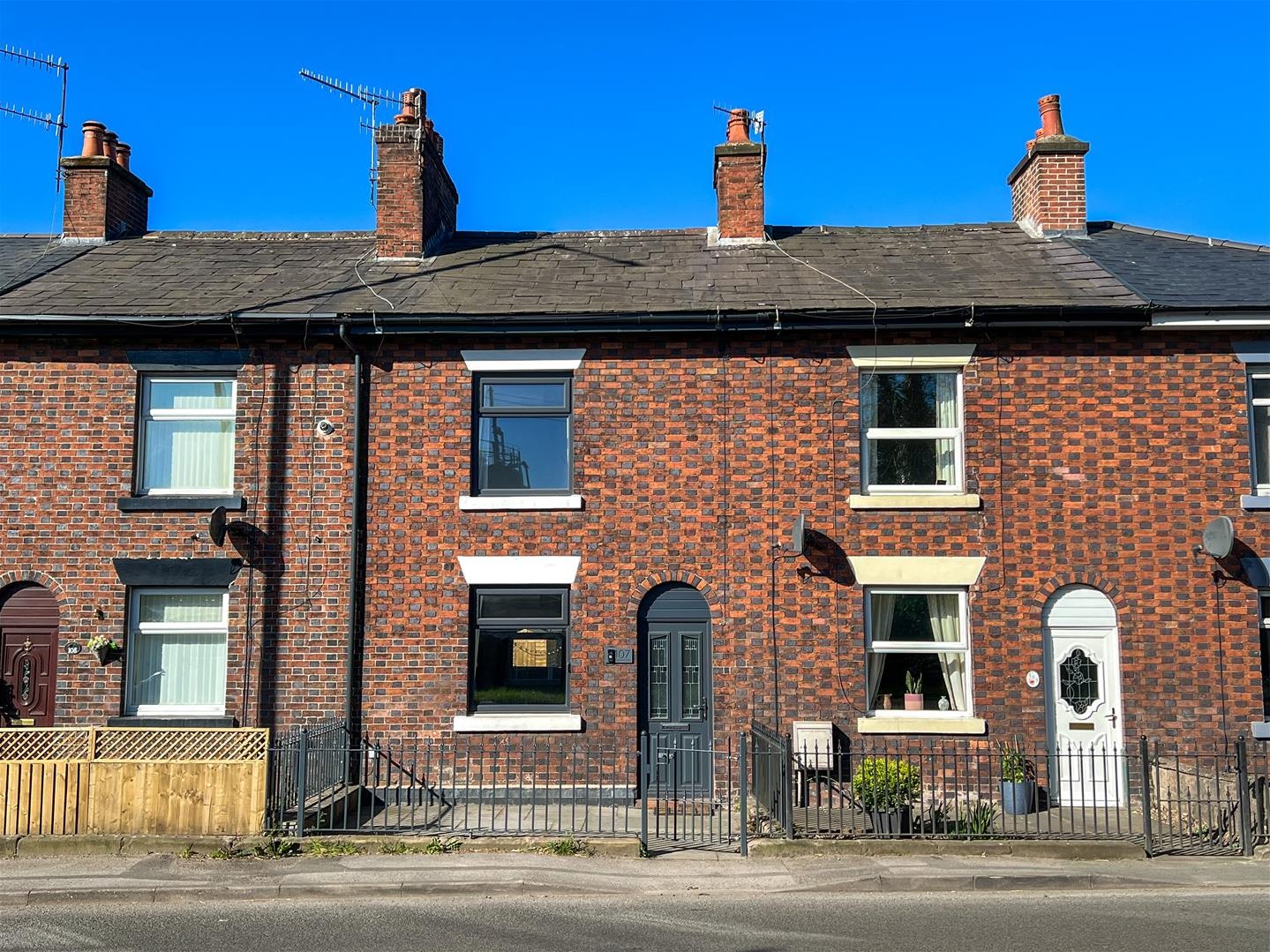 2 bedroom Terraced House Under Offer