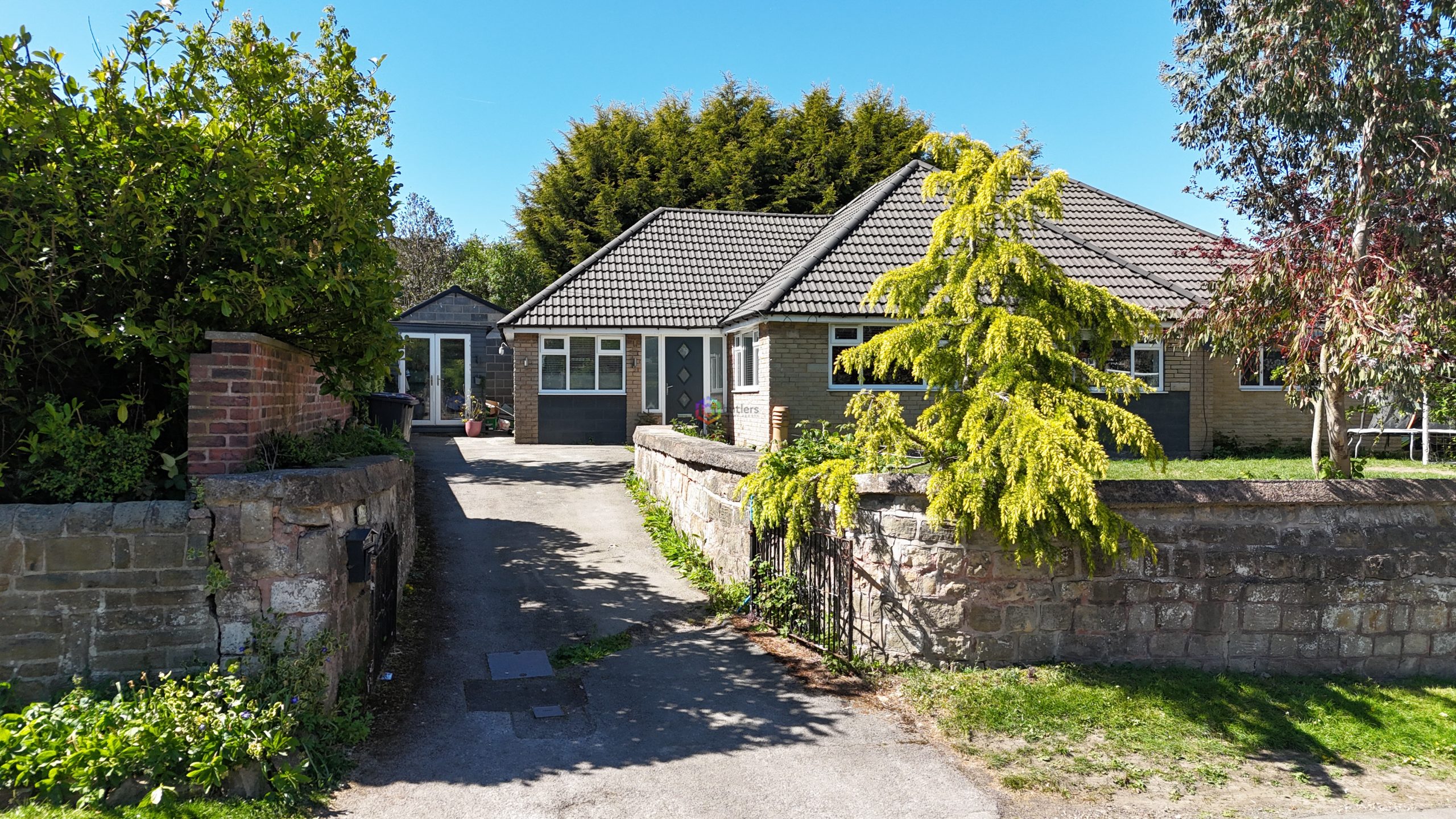 4 bedroom Detached bungalow For Sale
