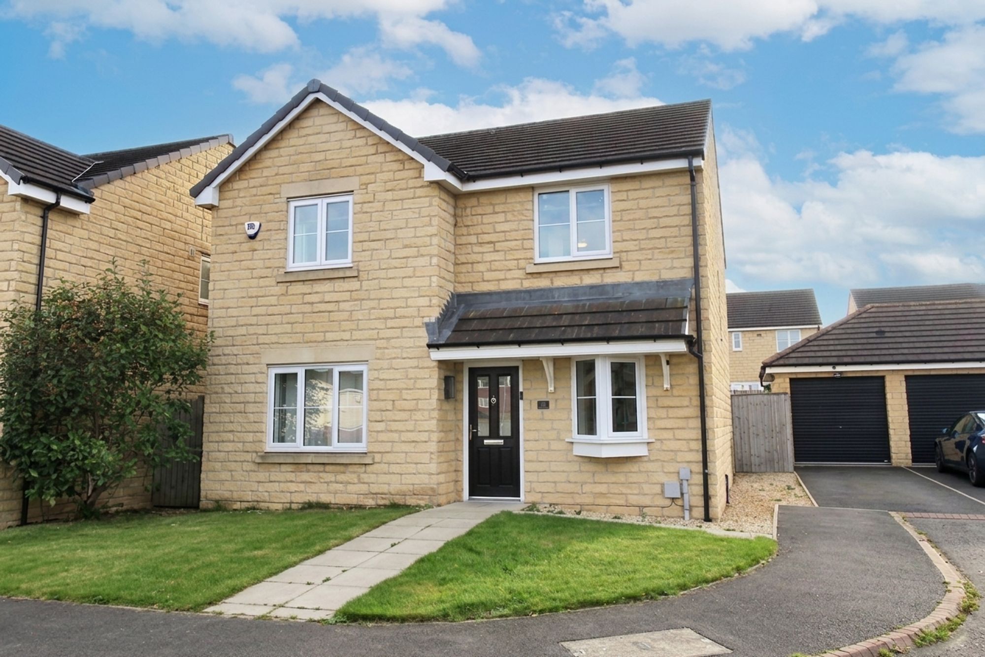 4 bedroom Detached house Under Offer