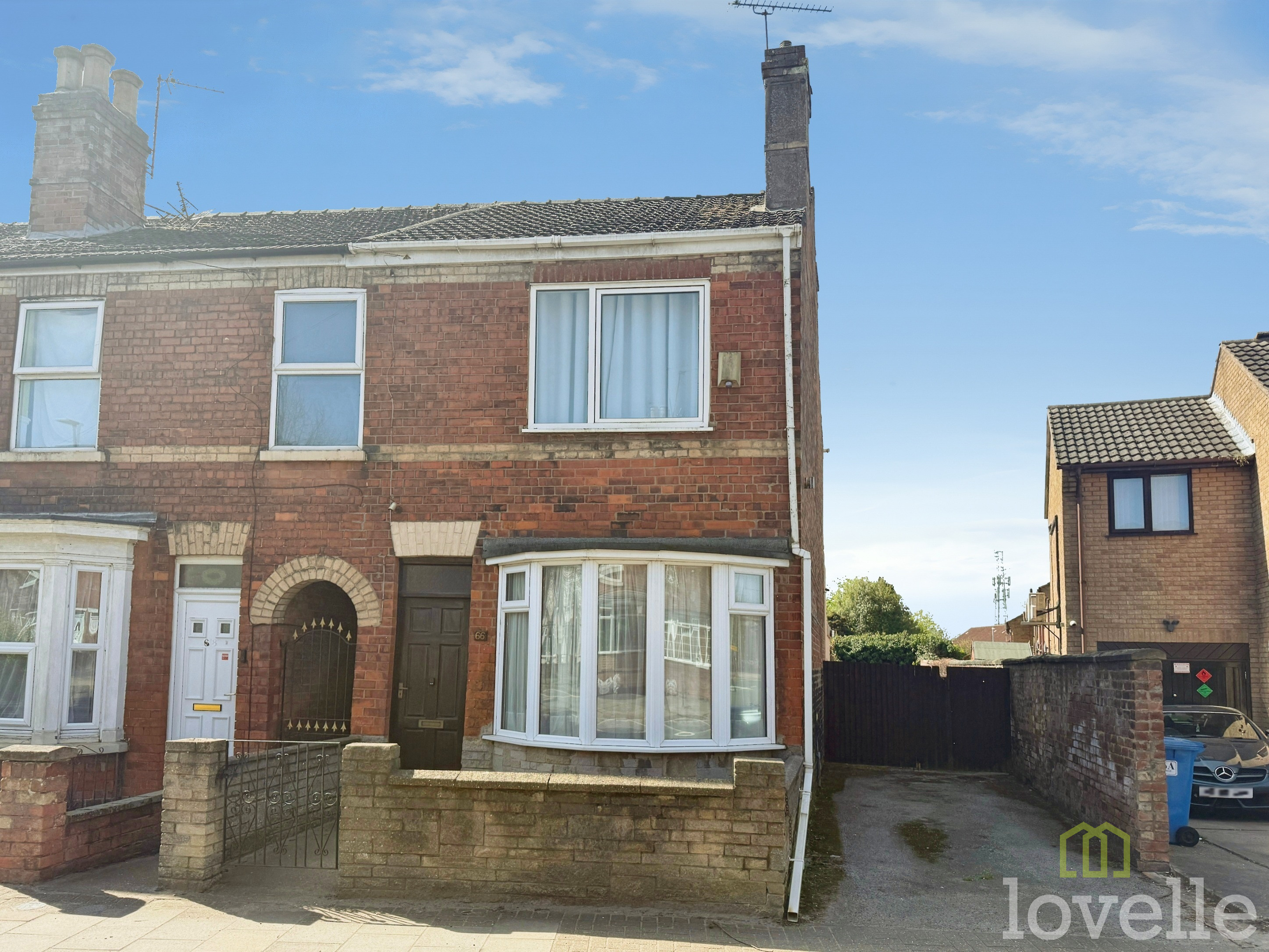 2 bedroom Terraced House Under Offer
