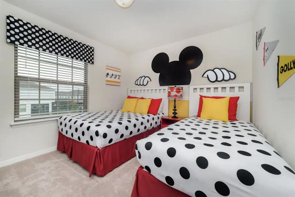 5 bedroom Town house For Sale