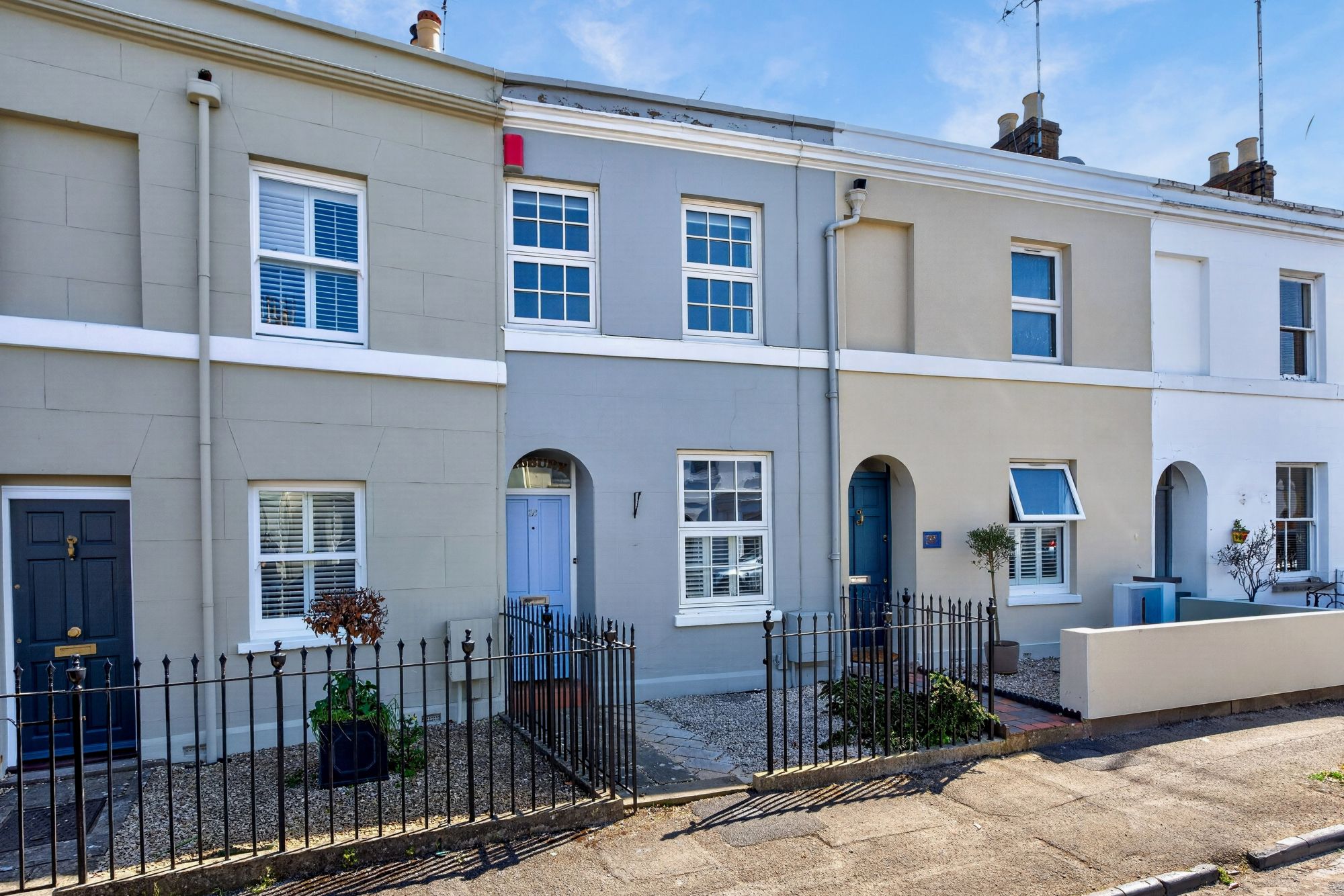 2 bedroom Terraced House Under Offer