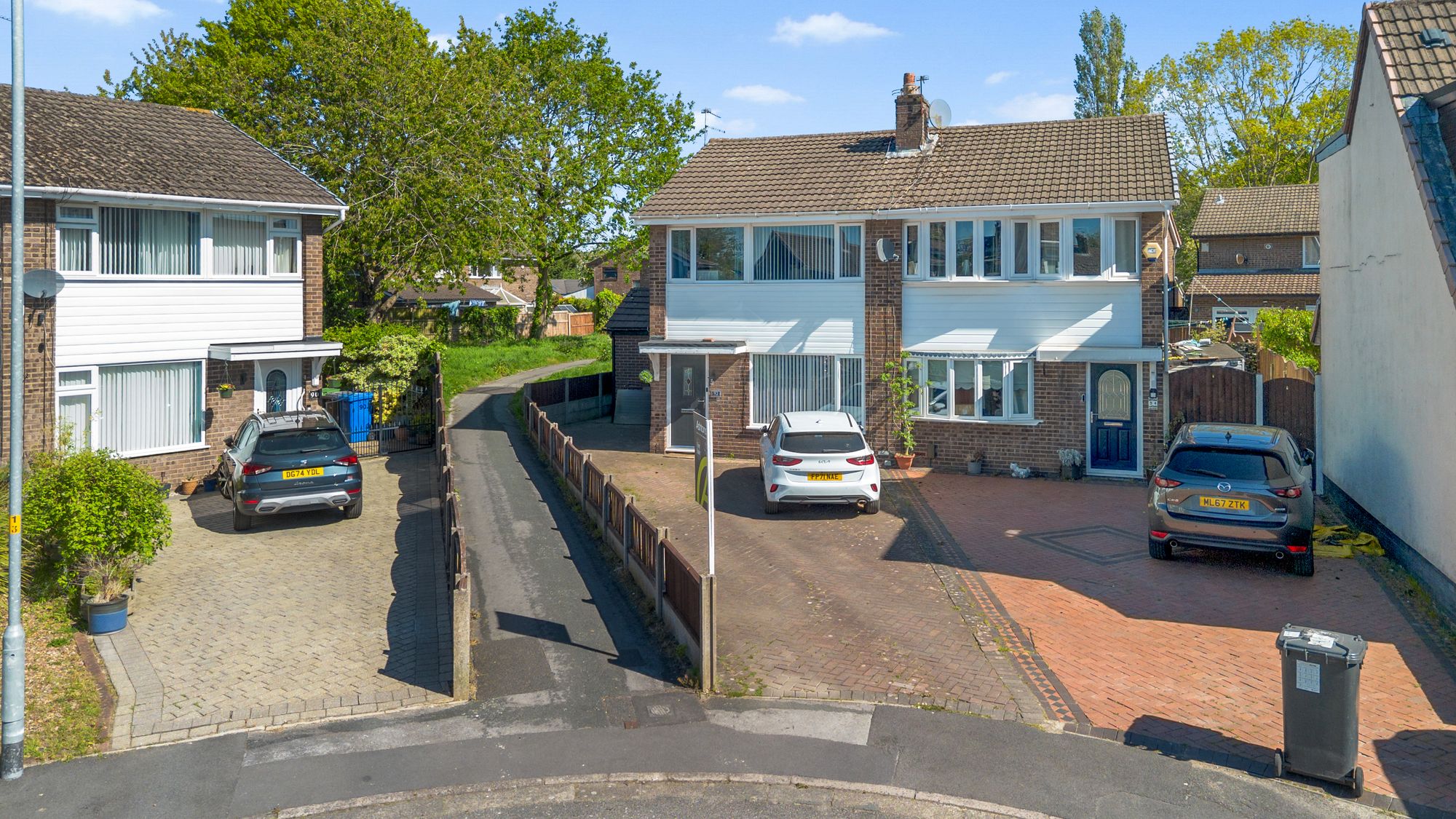 3 bedroom Semi-detached house For Sale