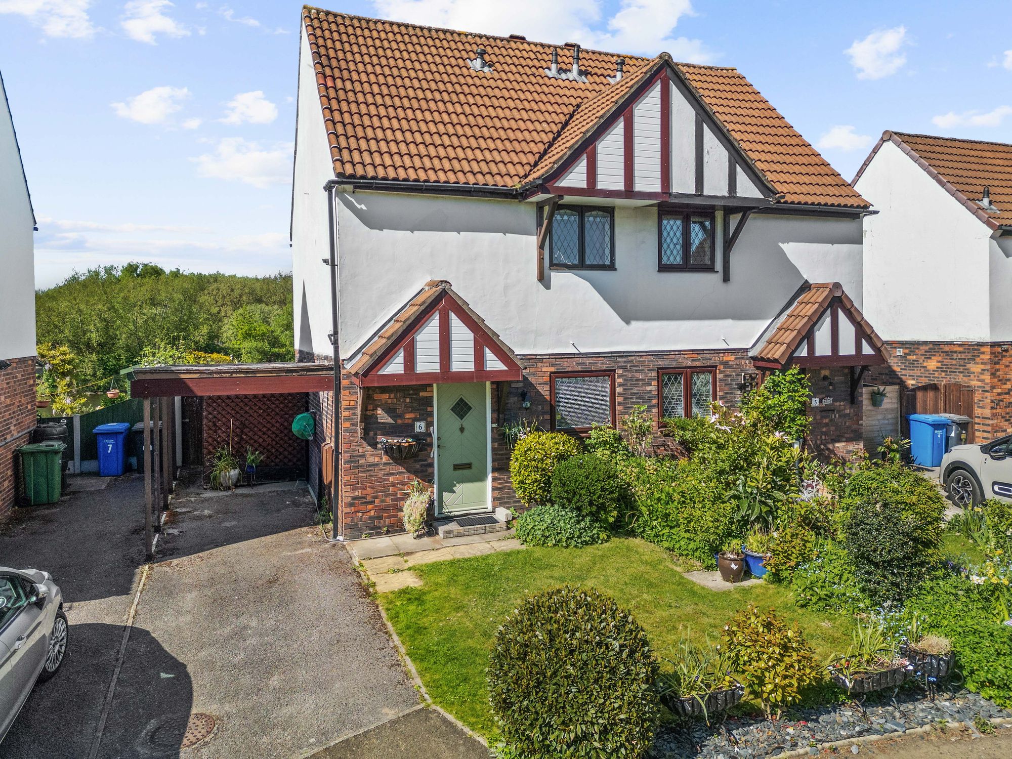 2 bedroom Semi-detached house For Sale