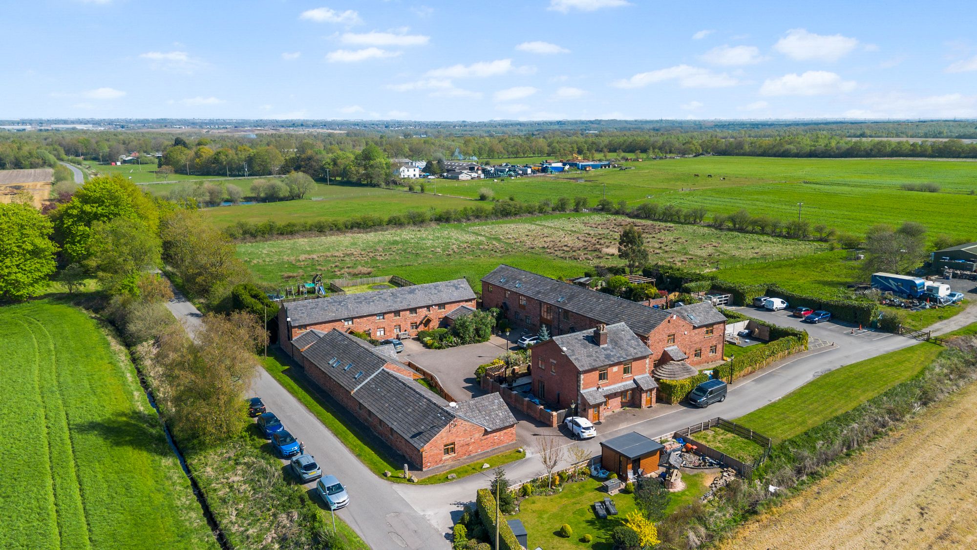 4 bedroom Link detached house For Sale