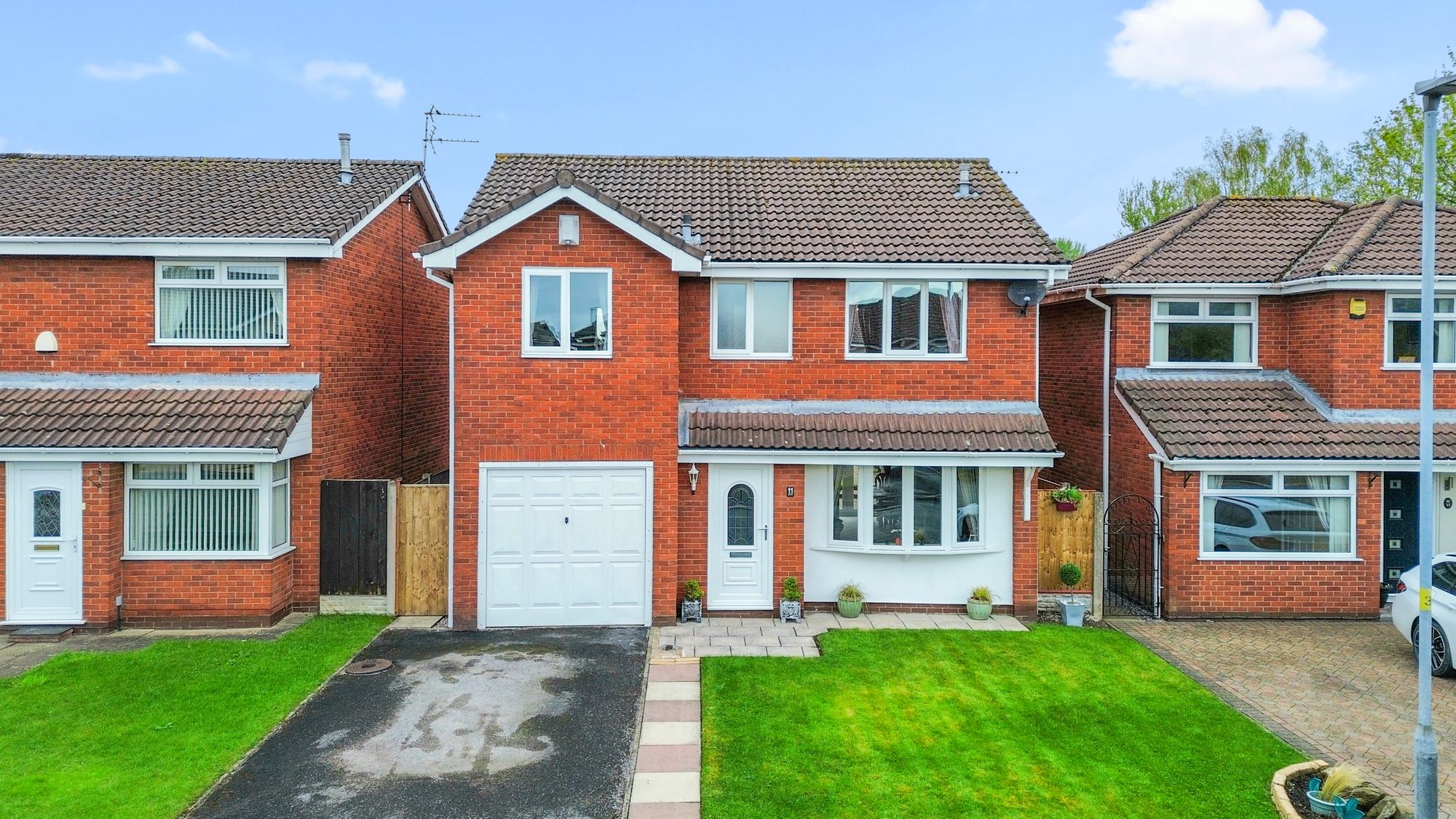 4 bedroom Detached house Under Offer