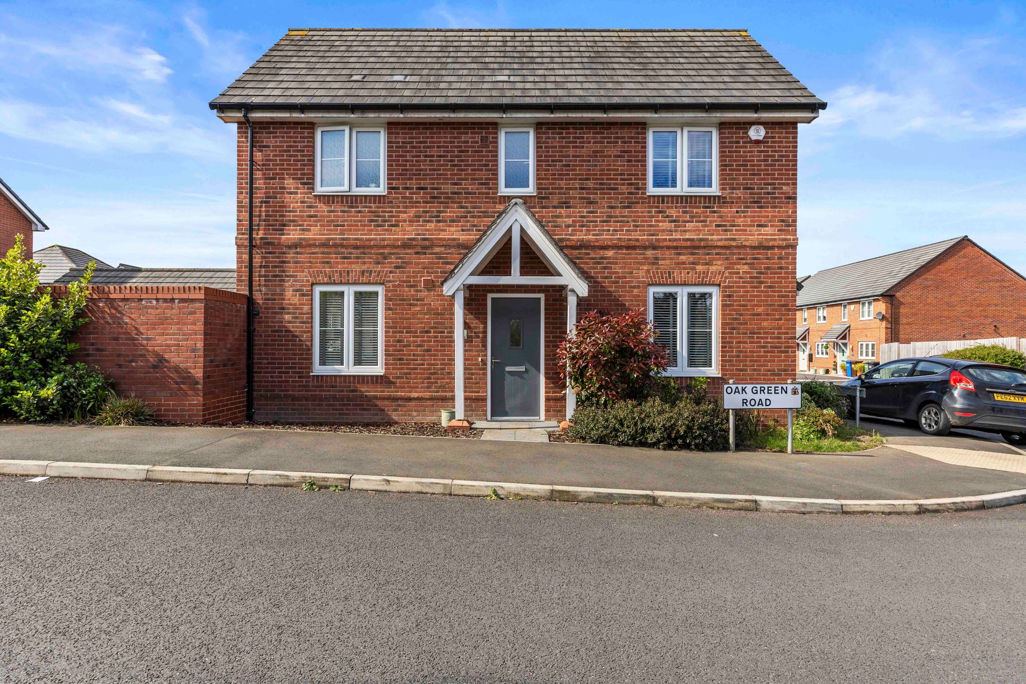3 bedroom Detached house Under Offer