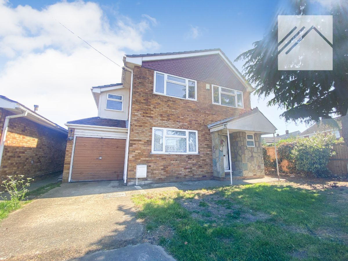 3 bedroom Detached house Under Offer