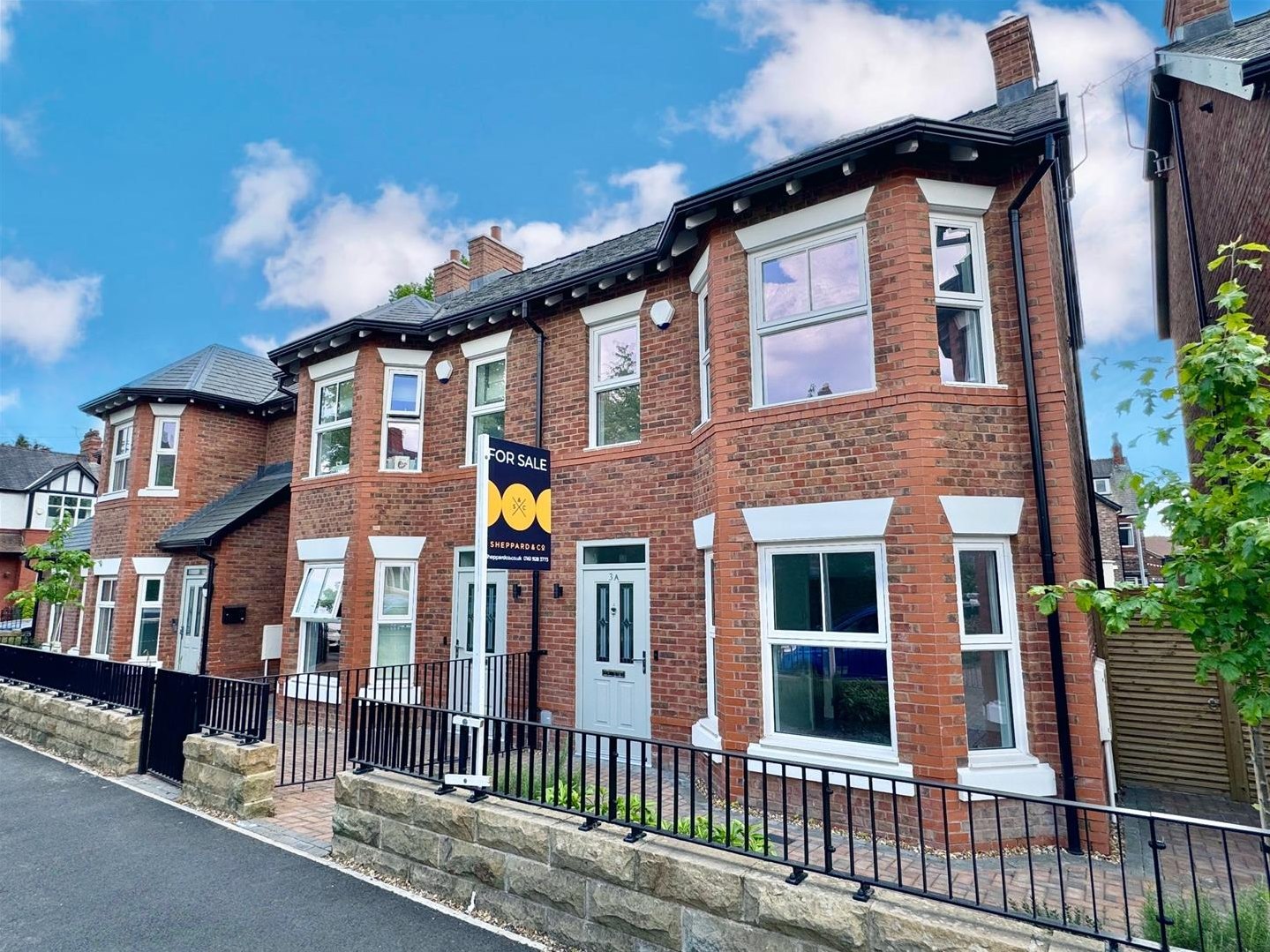 4 bedroom House (unspecified) For Sale