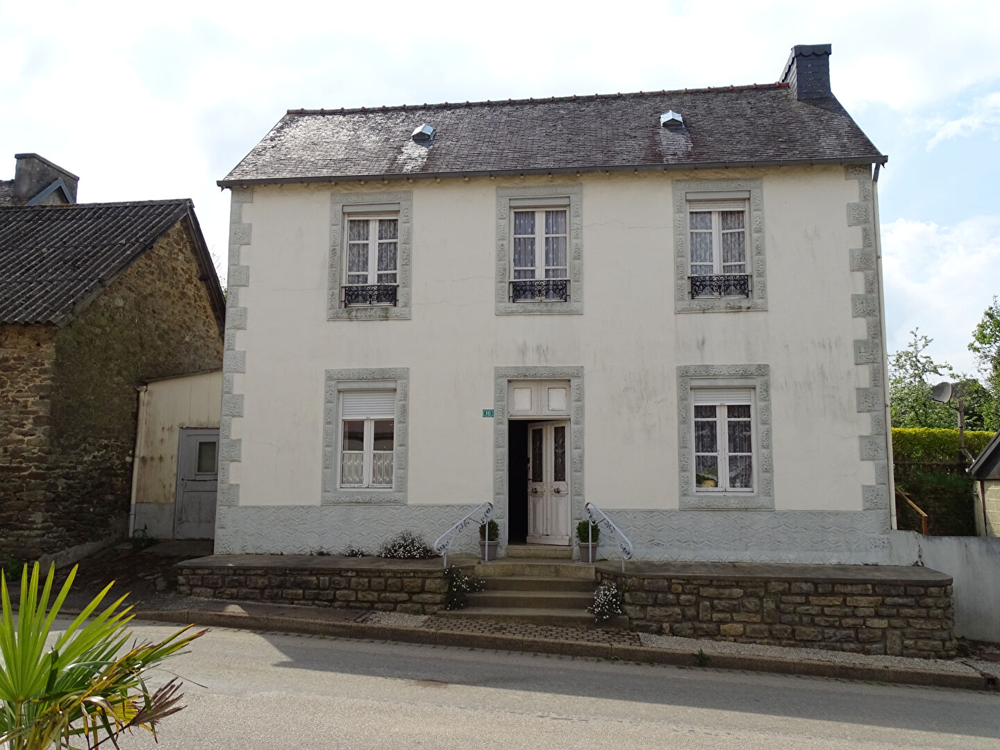 4 bedroom House (unspecified) For Sale
