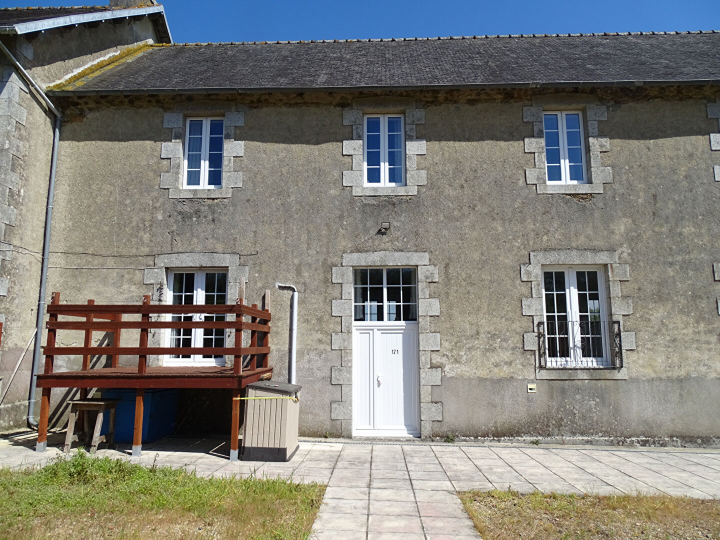5 bedroom Stone House For Sale